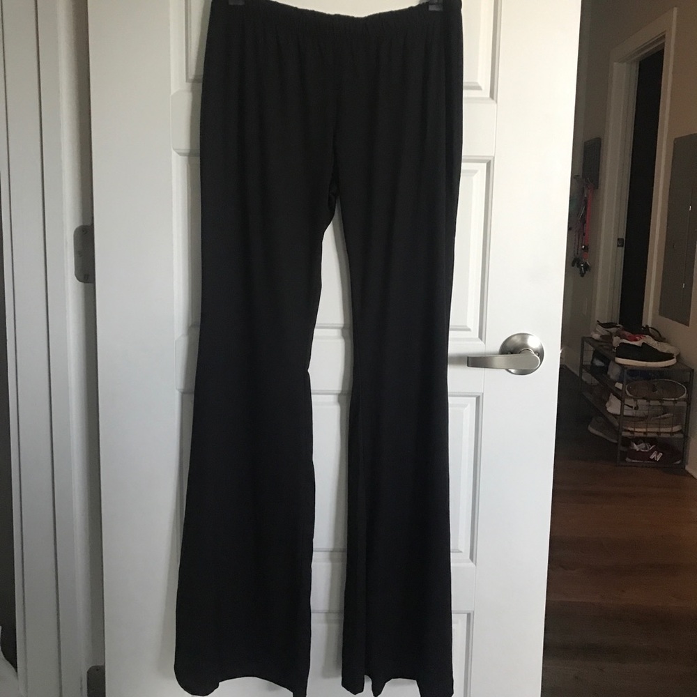 Stretchy Black Flair Legging Pants